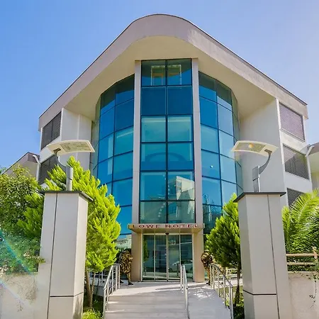 Lowe Hotel